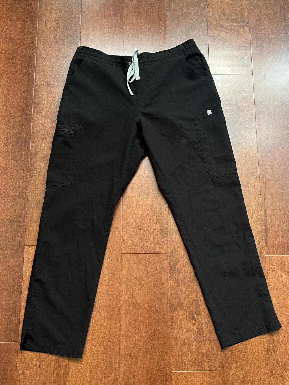 FIGS Technical Collection Black Cargo Scrub Pants Size M/P Medium Petite